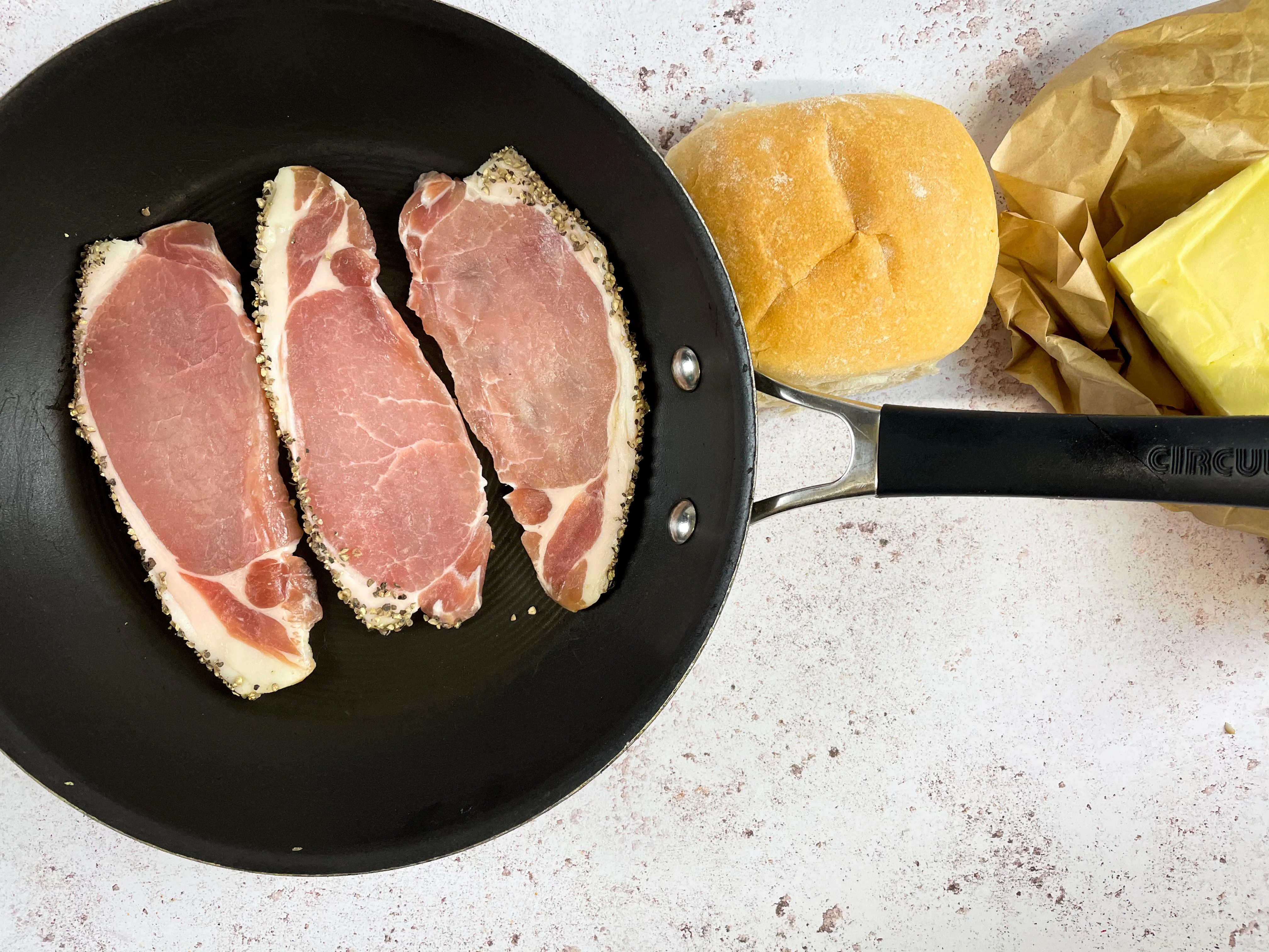 Black Pepper Dry Cured Plain Bacon. 6 Slices per Pack 250g approx - Image 4